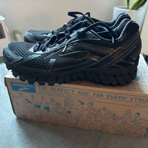 Brooks Adrenaline GTS 15 - worn less than 5 times